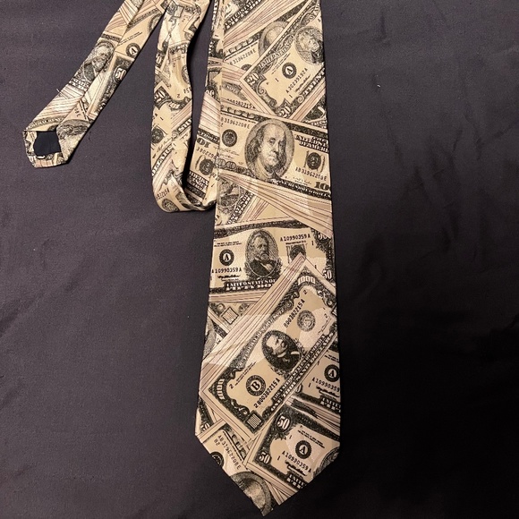 Dollars Tie $$$$ - Picture 1 of 3